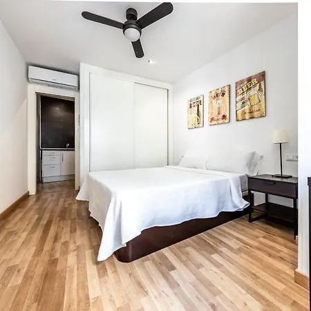 Apartment Minimalistic In The Heart Of
