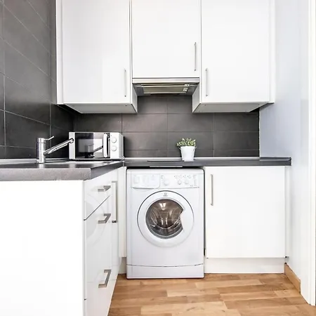 Minimalistic In The Heart Of Apartment