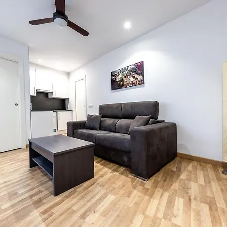 Apartment Minimalistic In The Heart Of